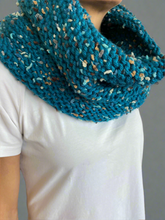 Load image into Gallery viewer, Dark turquoise winter knitted cowl