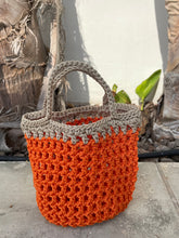 Load image into Gallery viewer, Orange and beige knitted bag