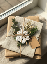 Load image into Gallery viewer, White crochet star gift presentation