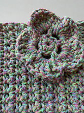 Load image into Gallery viewer, Crochet flower 
