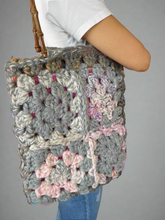 Load image into Gallery viewer, Granny squares Pink Gray winter bag with handles
