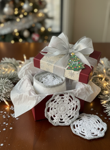 Load image into Gallery viewer, Festive gift presentation
