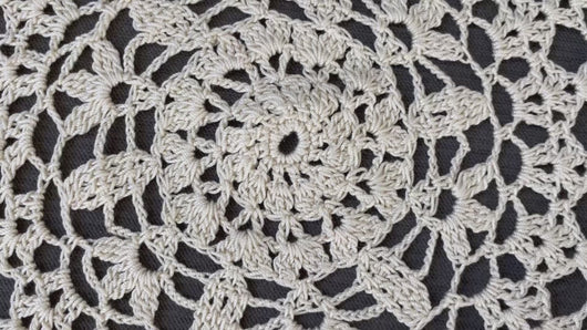 crochet wall hanging doilies