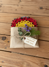 Load image into Gallery viewer, Round crochet coasters gift presentation
