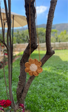 Load image into Gallery viewer, Daisy flower crochet shoulder bag
